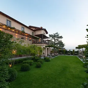 4* Hotel Relais San Vigilio Al Castello